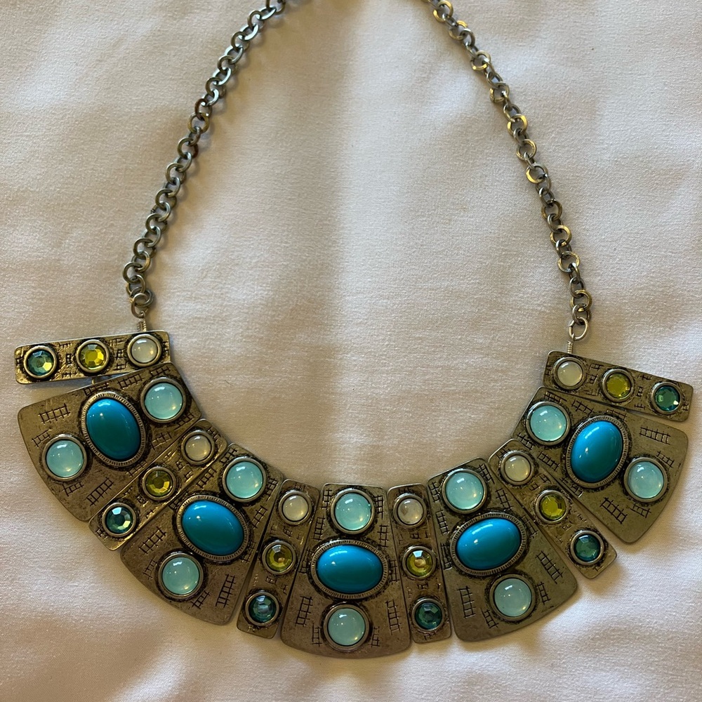 Chic Turquoise and Silver Necklace